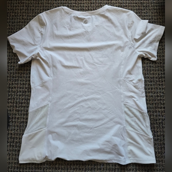 lululemon athletica Soft Gray Short Sleeve Tee - Picture 4 of 7